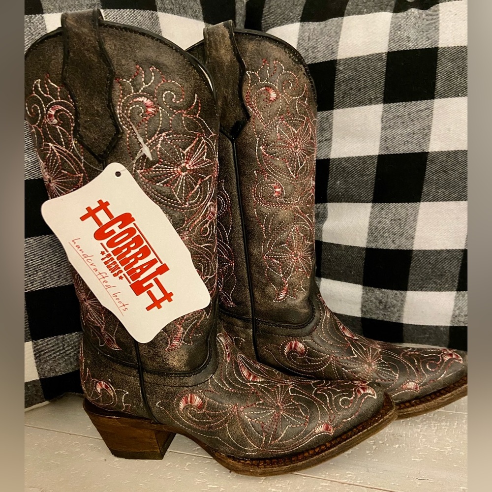 NWT Girls Corral Cowgirl Boots